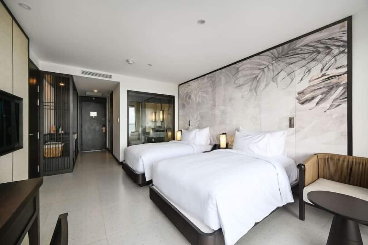 1 bedroom, minibar, in-room safe, desk