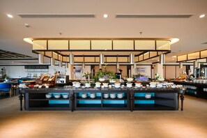 Breakfast, lunch, dinner served; local and international cuisine