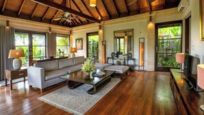 3 Bedroom Pool Villa | Area keluarga
