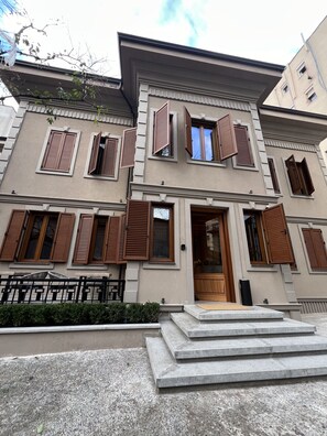 Front of property - Faces & Places Boutique Hotel (Tirana)