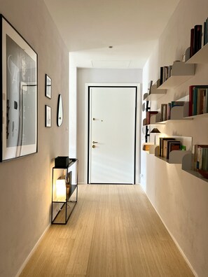 Interior - The Sunshine, with eco-friendly design & Rotkho (Bologna)