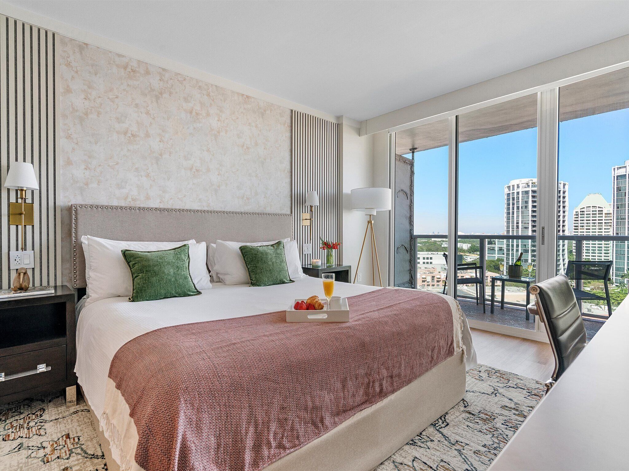Luxe Double King Room, Sea Views, FREE Parking, Pool, Gym, Wi-FiNew Listing!!