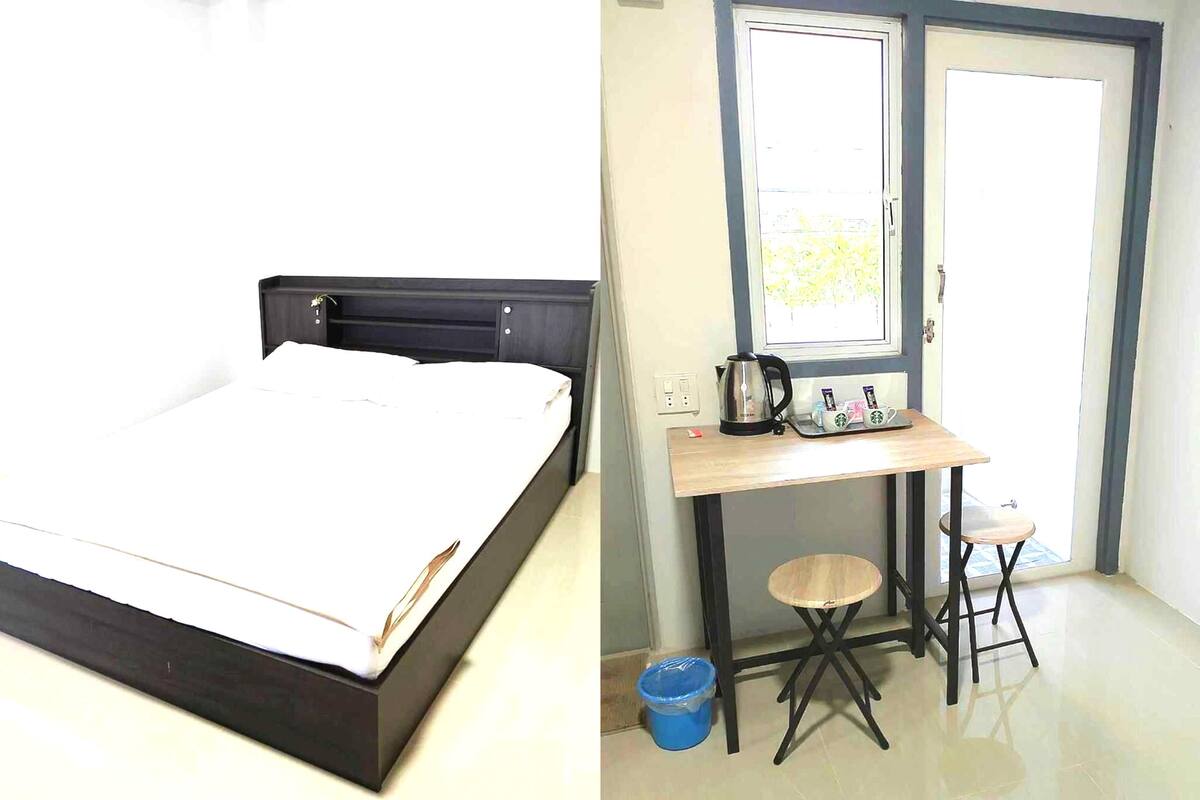 Standard Double Room | Meja, Wi-fi percuma, cadar katil 