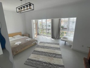 3 bedrooms, desk, iron/ironing board, travel cot - Casa Amplia y Luminosa a 5 Minutos de la Playa (Las Lagunas de Mijas)