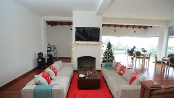 43-inch Smart TV with digital channels