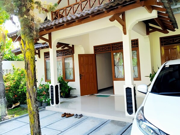 Fachada de la propiedad