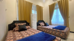 Superior Twin Room | Soundproofing - Penginapan Prambanan TRISAN (Prambanan)