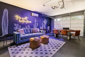 Téléviseur connecté, jeux vidéo, livres