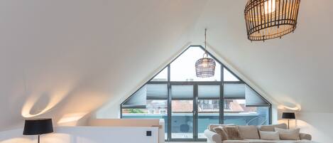 TV, table tennis, books, stereo