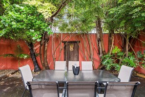 Outdoor dining - Seacret Oasis - Aldinga Beach - C21 SouthCoast Holidays (Aldinga Beach)