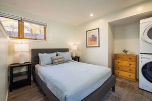 3 soverom, strykejern/-brett, wi-fi og sengetøy