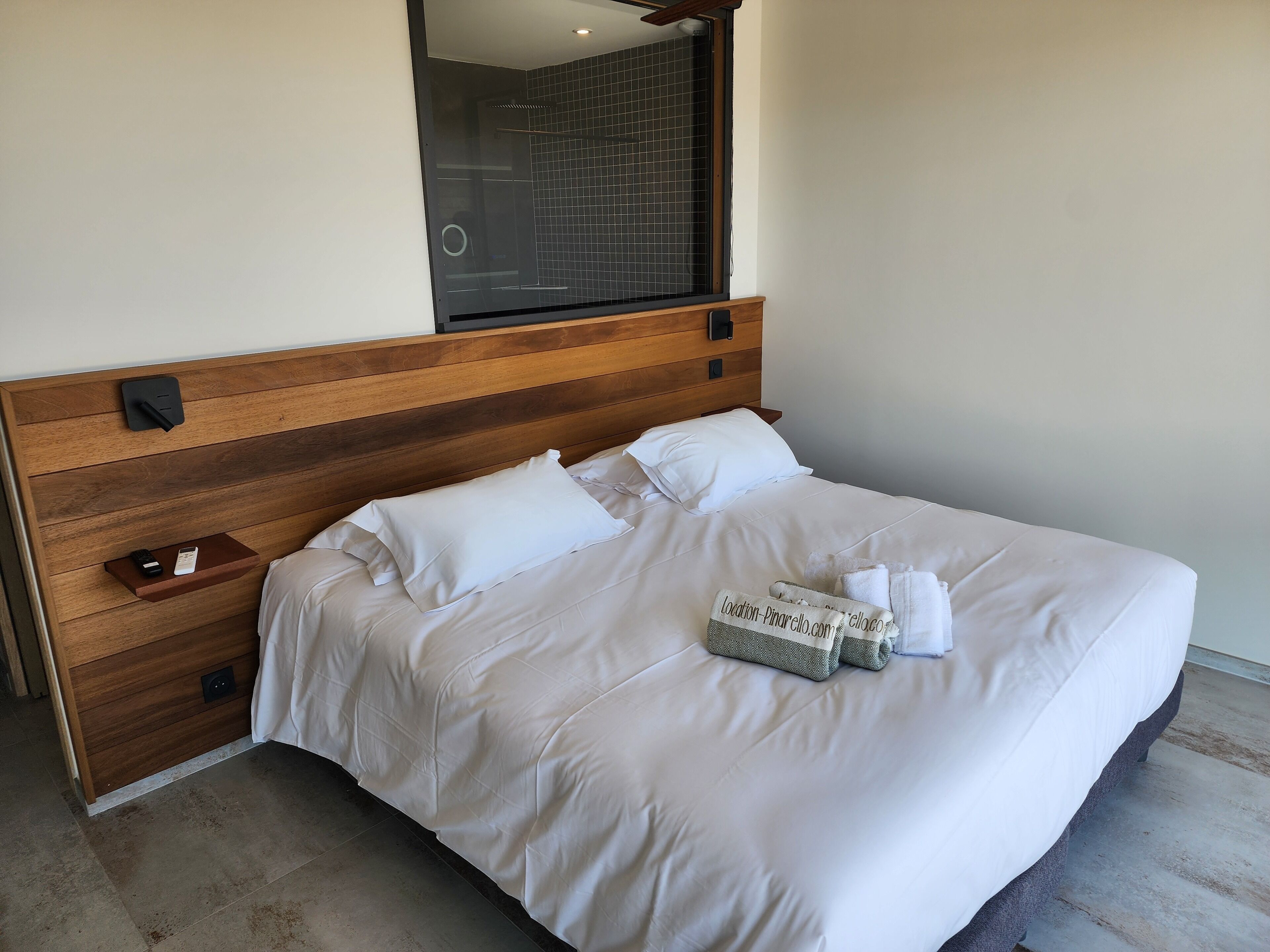 5 bedrooms, iron/ironing board, free WiFi, bed sheets