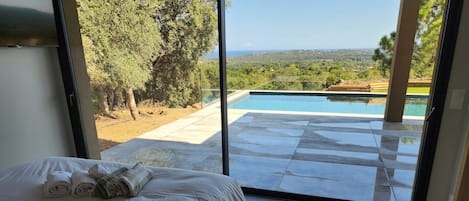 5 bedrooms, iron/ironing board, free WiFi, bed sheets