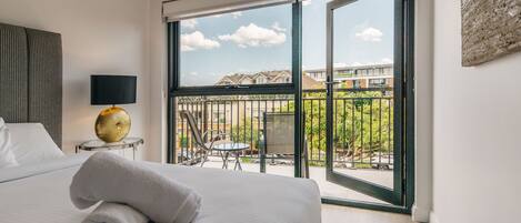 2 soverom, strykejern/-brett, reiseseng for barn og wi-fi (inkludert)