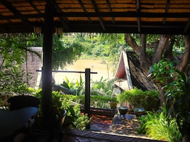 Deluxe Bungalow | Terrace/patio