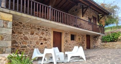 Gßte de charme avec terrasse, animaux acceptés, confort moderne