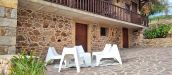 Spacious cottage with terrace and pets welcome