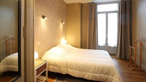 2 bedrooms, free WiFi - Comfortable T3, 200m from Thermes, Wifi, Sleeps 5, Fully Equipped (La Bourboule)