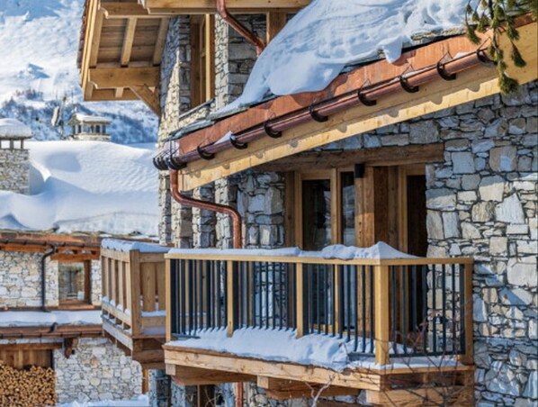 Exterior - Garden Apartment Near Fornet Slopes - Cozy, Modern, Ski Storage, Parking (Val-d'Isère)