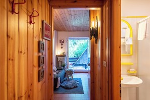 1 bedroom, free WiFi, bed sheets - Chaberton Romantic Retreat Ski In Ski Out (Claviere)