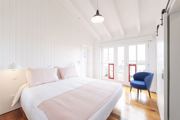 1 bedroom, WiFi, bed sheets - Engenho Hostel (Lajes do Pico)