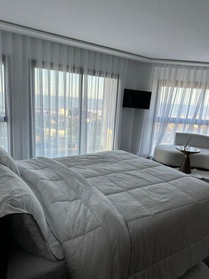 3 slaapkamers, een strijkplank/strijkijzer, wifi, beddengoed