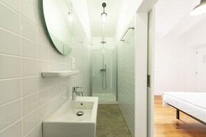 Handtücher, Seife, Toilettenpapier