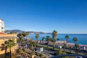 Beach/ocean view - Family Apartment sea View (Nice)