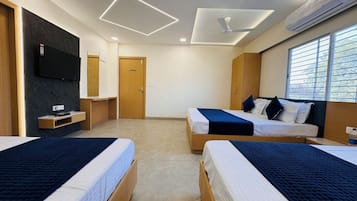 Kamar Keluarga | Meja kerja dan Wi-Fi gratis