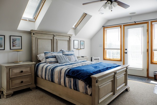 Upper Level Queen Bedroom