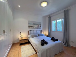 3 bedrooms, iron/ironing board, WiFi