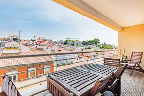 Apartment | Balcony - Hang your Hat (Lisbon)