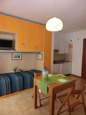 Studio, Balkon, Meerblick | Innenbereich