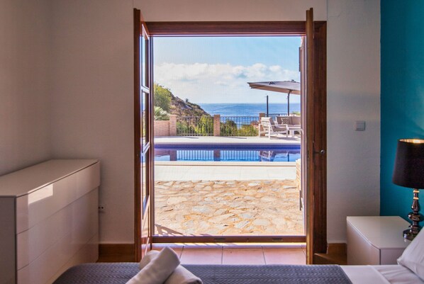 6 soverom, strykejern/-brett, reiseseng for barn og wi-fi (inkludert)