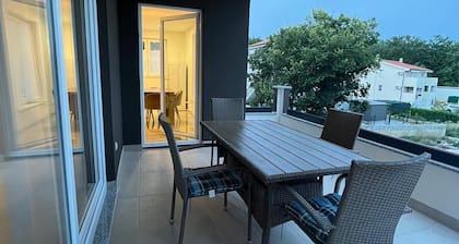 Appartements für 6-8 Personen mit Pool und Meerblick, Insel Krk