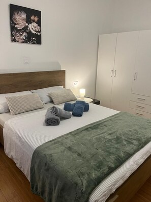 3 bedrooms, WiFi, bed sheets