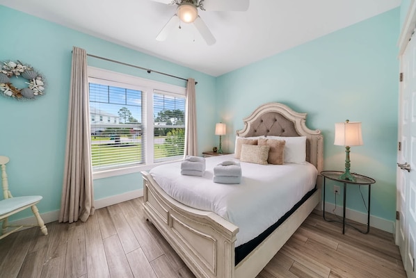 3 bedrooms, desk, iron/ironing board, free WiFi