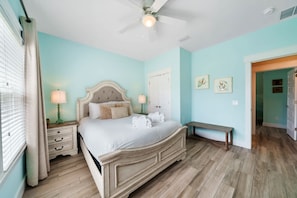 3 bedrooms, desk, iron/ironing board, WiFi (free)