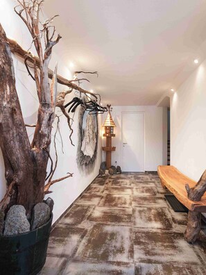 المنشأة من الداخل