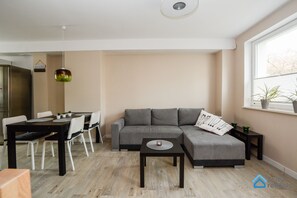 Apartment | 2 bedrooms, individually furnished, laptop workspace, blackout drapes - Family Apartment by 3City Rentals (Gdynia)