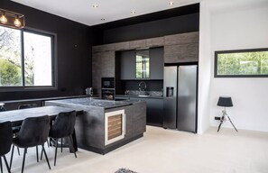 Mikrowelle, Ofen, Herdplatte, Geschirrspüler