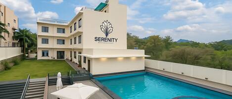 Fachada da propriedade