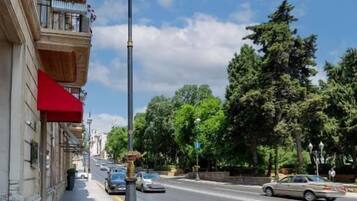 Fireplace, heated floors