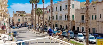 Elegant historic apartment in the heart of the city: Enjoy Elegance and Relaxation
