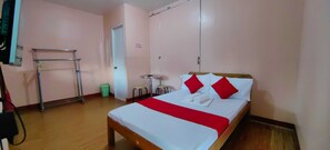 Habitación doble estándar | Escritorio, wifi gratis y ropa de cama