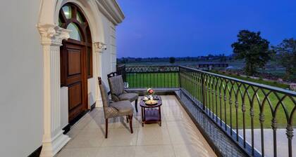 Click Hotel Narayana