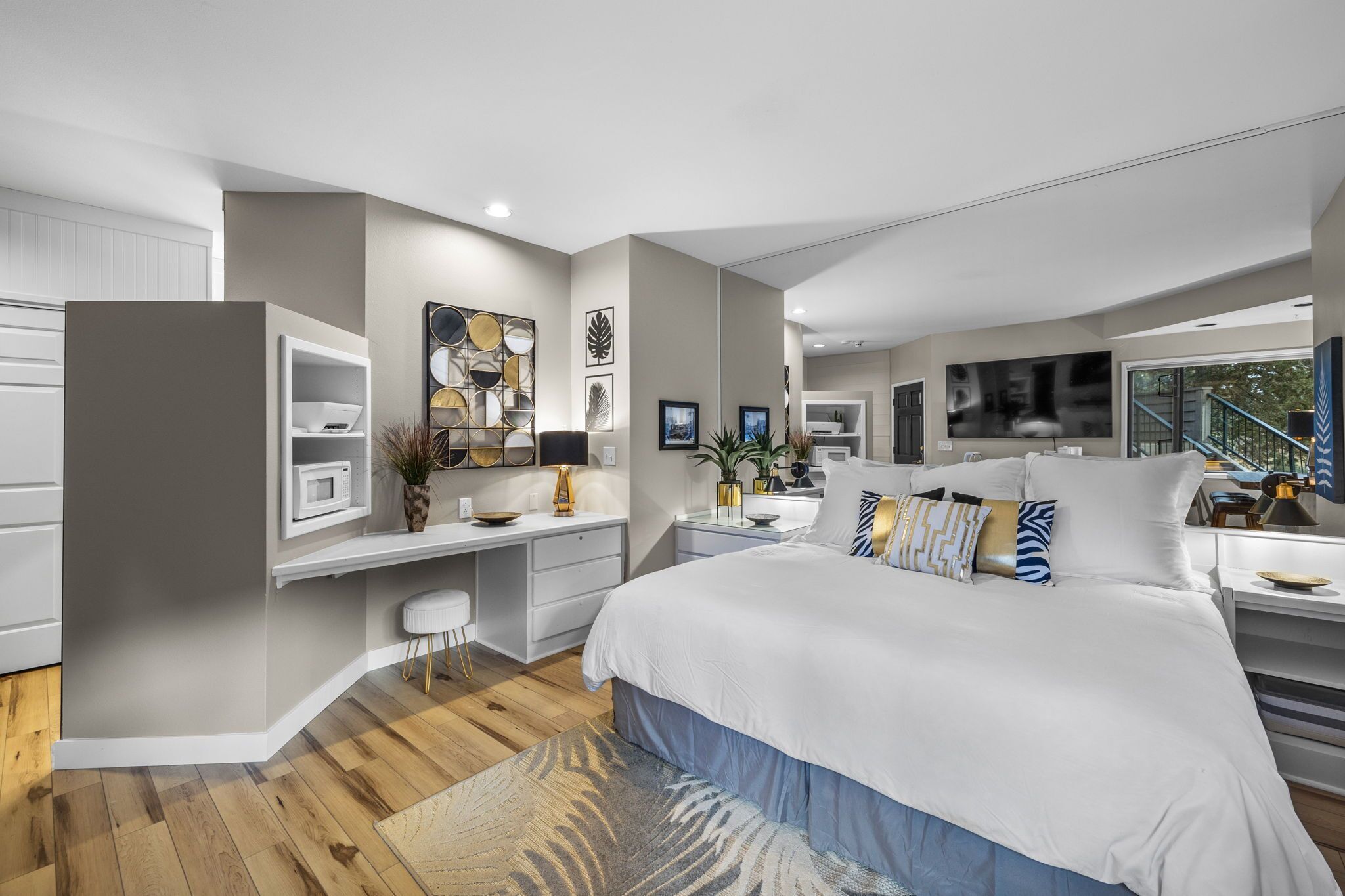 2 chambres, bureau, fer et planche à repasser, Wi-Fi gratuit