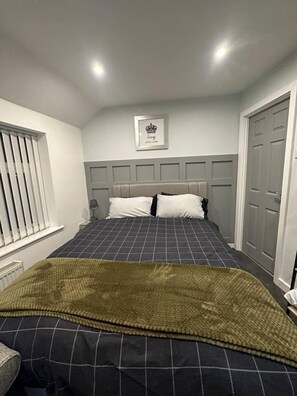Rumah | 4 kamar tidur, setrika/meja setrika, Wi-Fi gratis, dan seprai linen