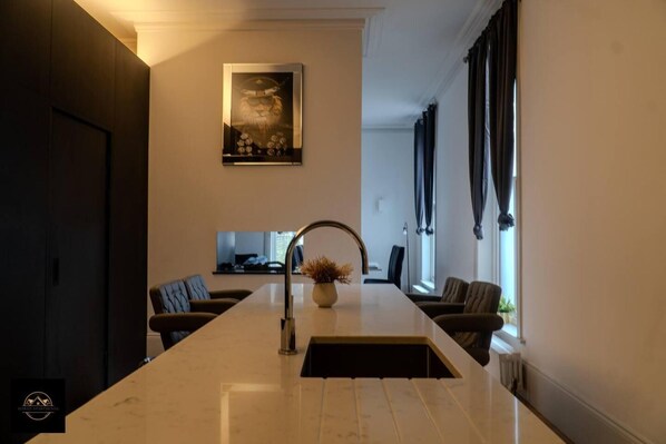 Apartment | Interior - Lovely 3-bed Apartment in Altrincham (Altrincham)