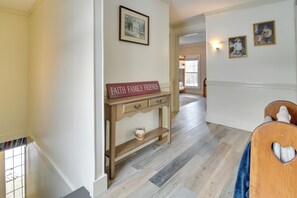 House (4 Bedrooms) | Interior - Farmhouse on Ammonoosuc River Near Cannon Mountain (Bethlehem)